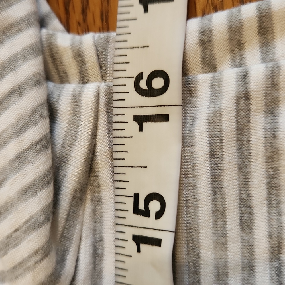 Ella Moss,  NWT,  Women's Top,  Gray and white Striped,  Size  Large - Picture 9 of 10